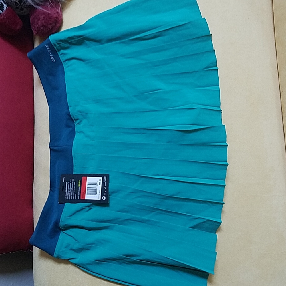 Nike dri fit emerald green skort sz lge. - Picture 3 of 10